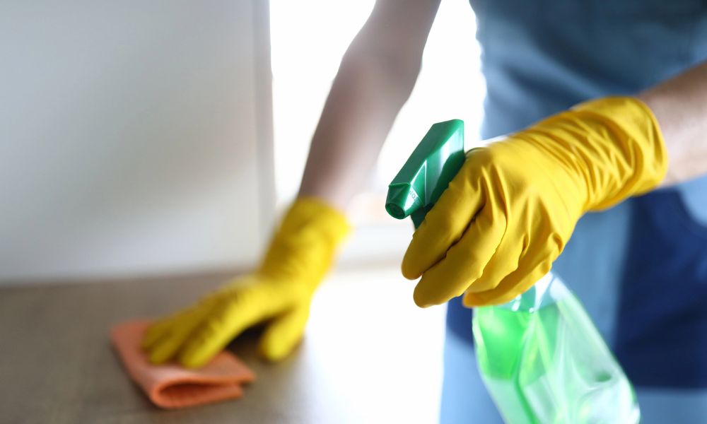 Unattended Death Cleanup crew member in Chuluota, FL
